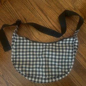 Medium Baggu Crescent Bag